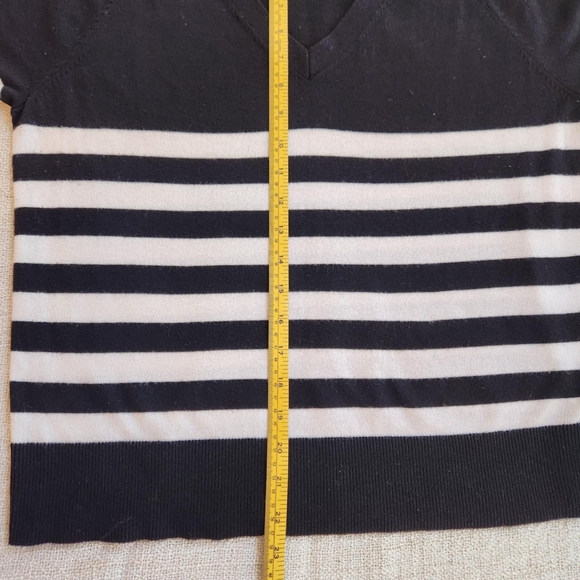 Ricki's Cashmere Blend V-Neck Sweater - Black/White Stripes - Sz M - EUC - Picture 7 of 7